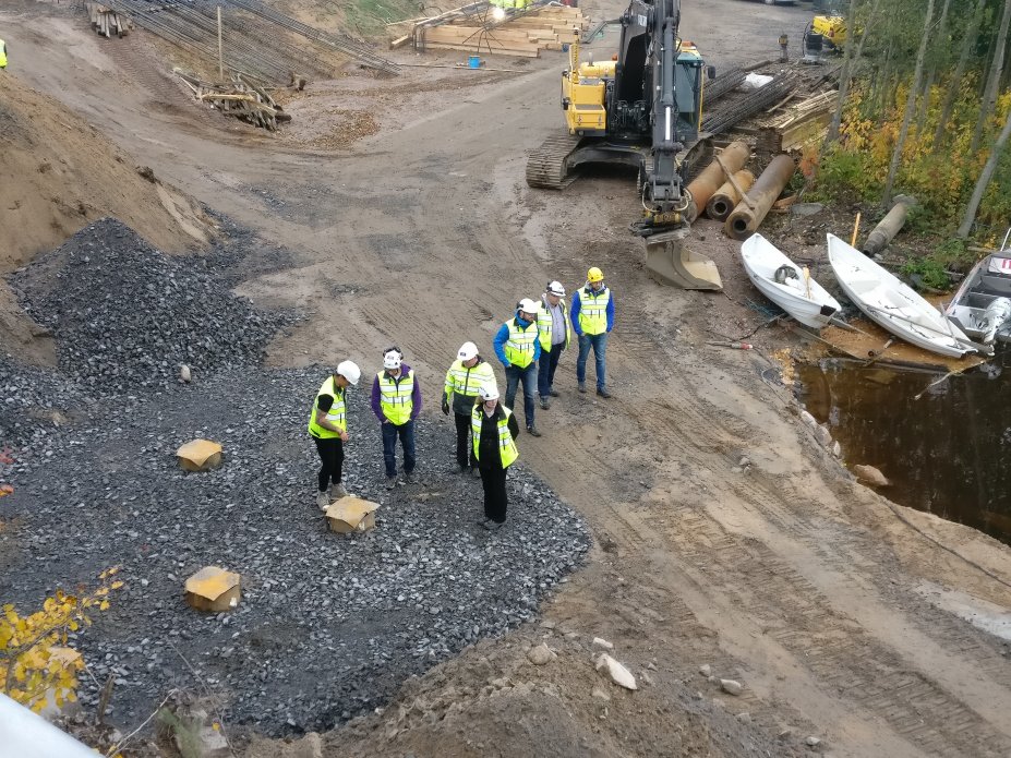 Tiimiperusteinen toiminta
Toimimme ketterästi, ilman turhaa hierarkiaa. Weladossa on erilaisia tiimejä: projektitiimejä, osaamistiimejä sekä johtajuustiimejä.