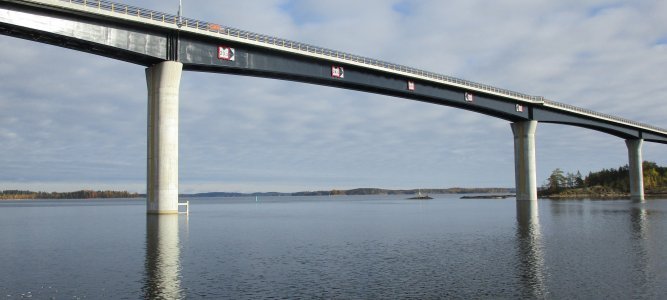 Vekaransalmensilta valmistuneena.
Taitorakenteet eli sillat, tunnelit, laiturit ja muut rakenteet vaativat sekä suunittelun että rakennuttamisen erikoisosaamista.