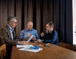 Management consulting and modernization strategies